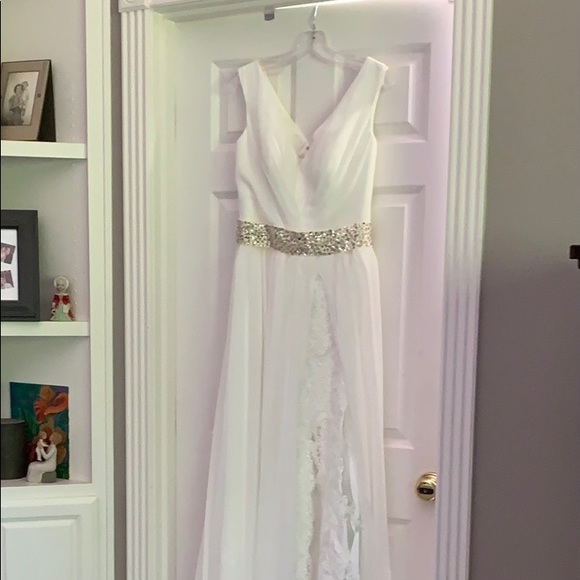 Wedding dress - Picture 2 of 2